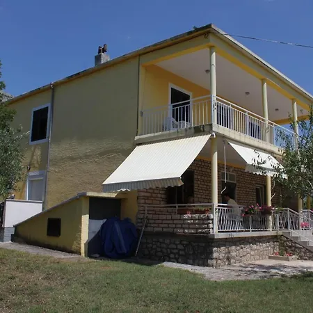 6623c Starigrad-Paklenica